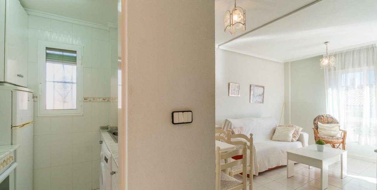 Resale - Apartment / flat -
Torrevieja - Frutales - Rosaleda