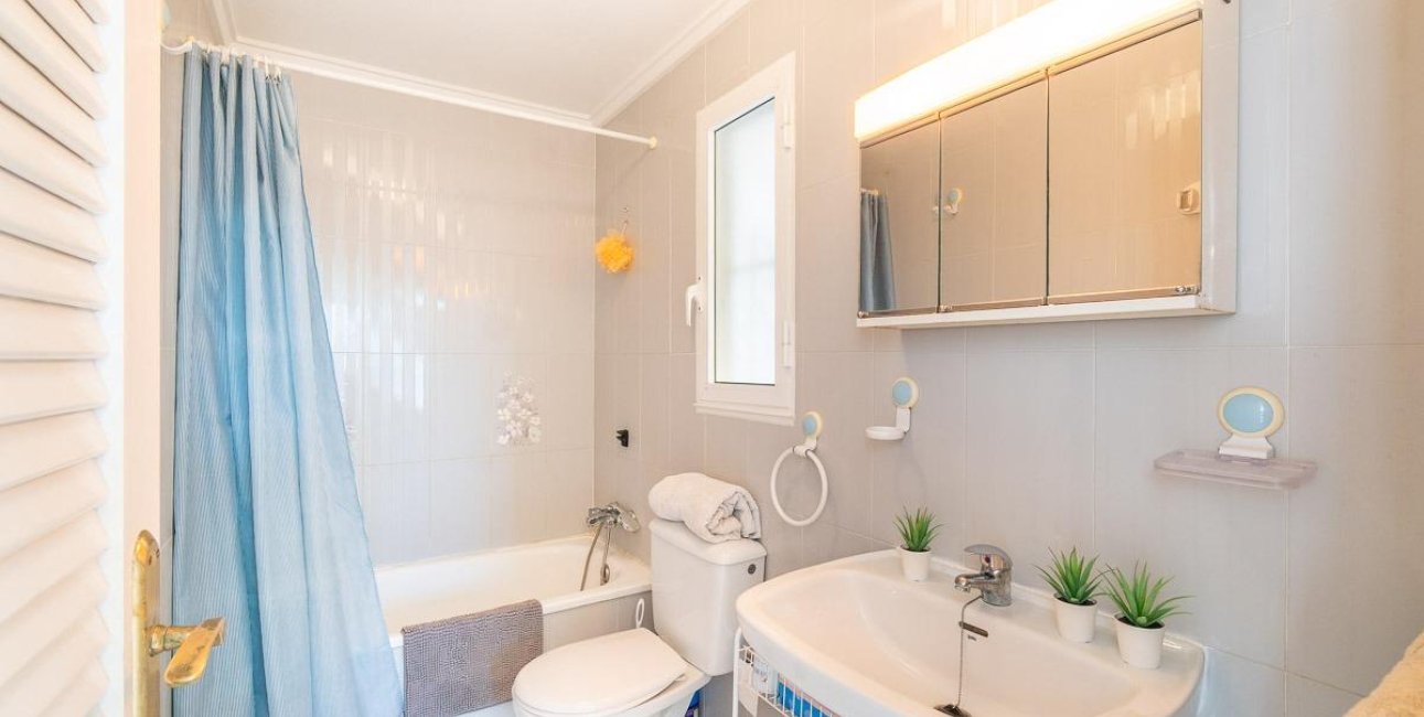 Resale - Apartment / flat -
Torrevieja - Frutales - Rosaleda