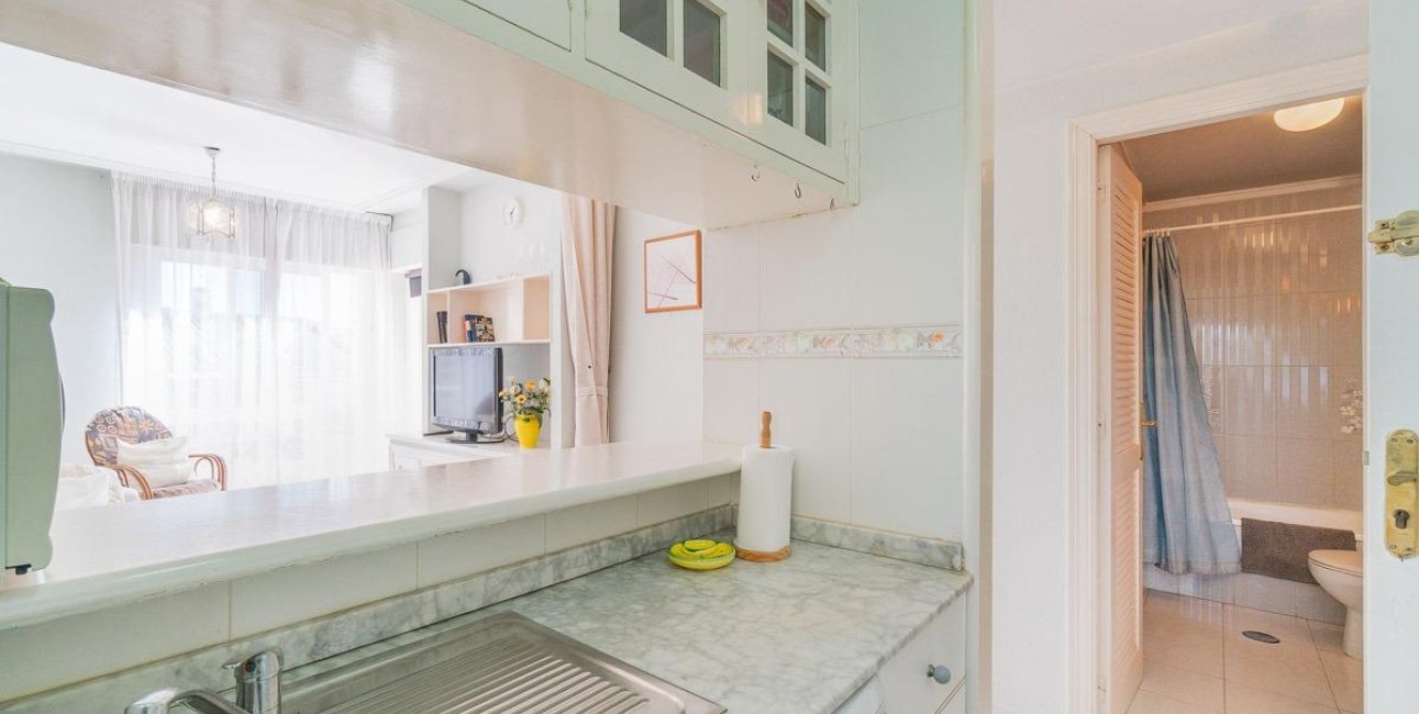 Resale - Apartment / flat -
Torrevieja - Frutales - Rosaleda