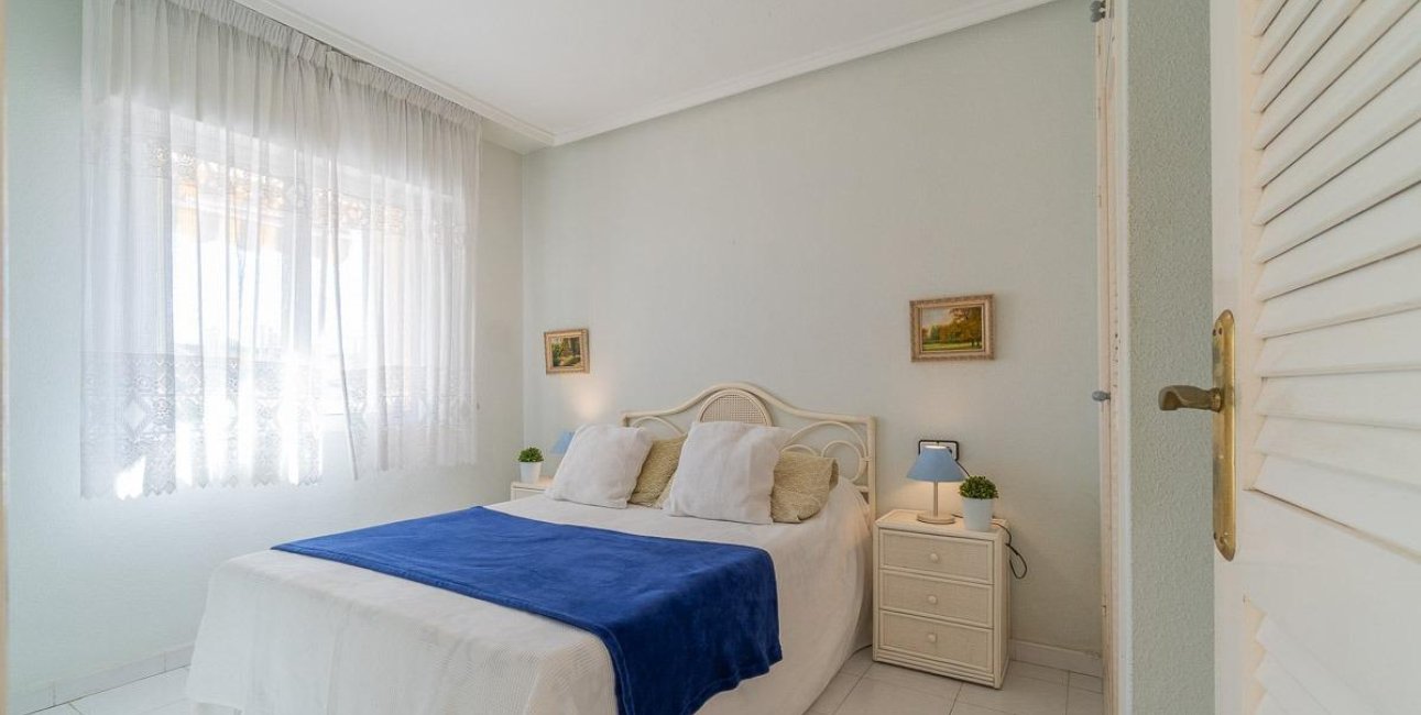Resale - Apartment / flat -
Torrevieja - Frutales - Rosaleda