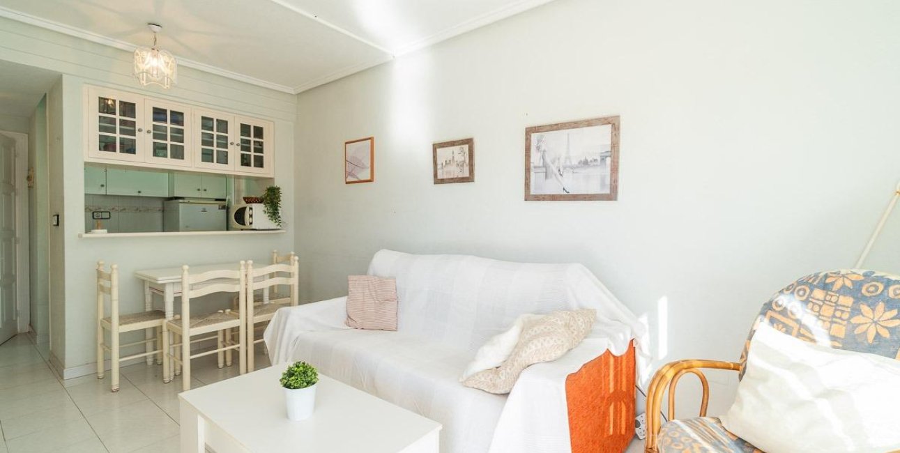 Resale - Apartment / flat -
Torrevieja - Frutales - Rosaleda