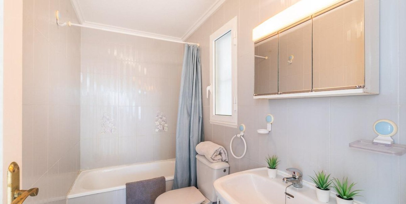 Resale - Apartment / flat -
Torrevieja - Frutales - Rosaleda