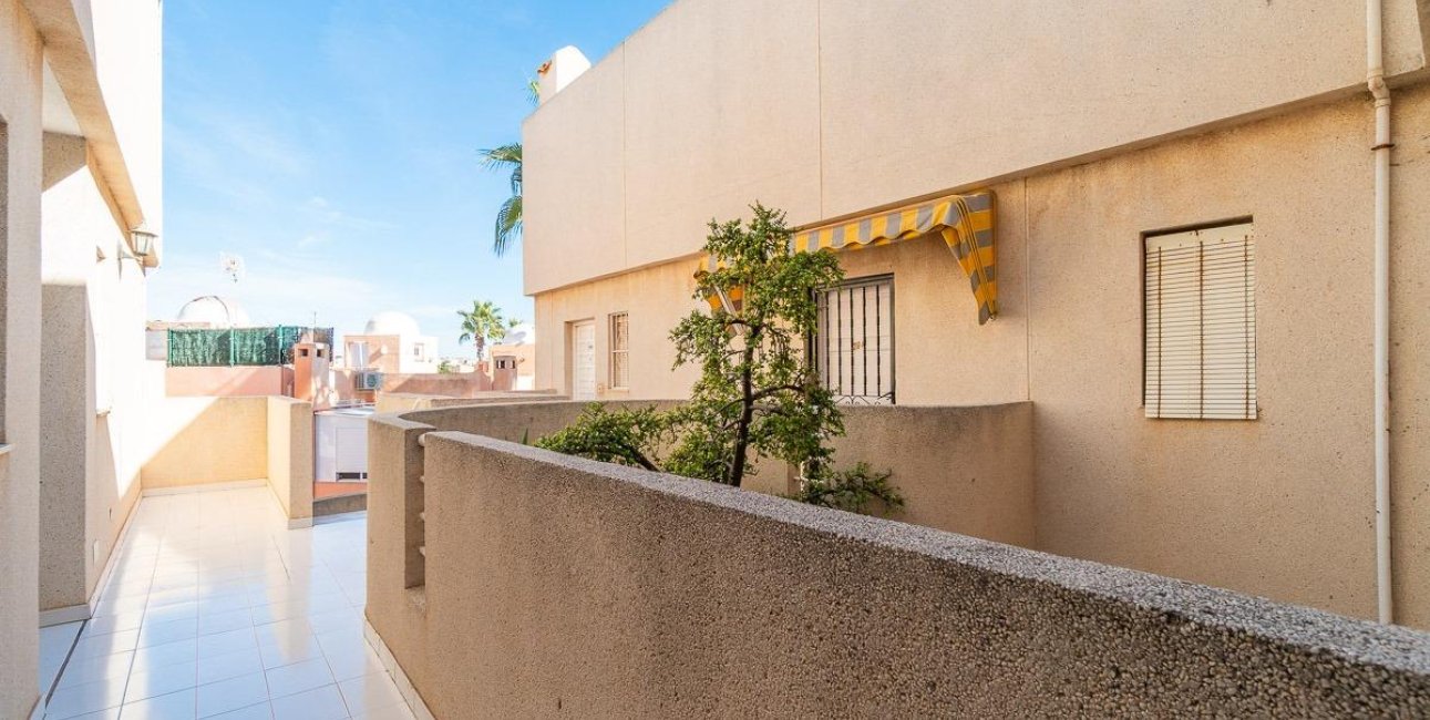 Resale - Apartment / flat -
Torrevieja - Frutales - Rosaleda