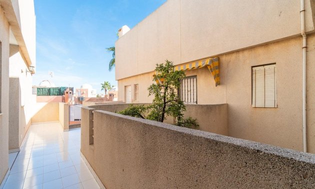 Resale - Apartment / flat -
Torrevieja - Frutales - Rosaleda
