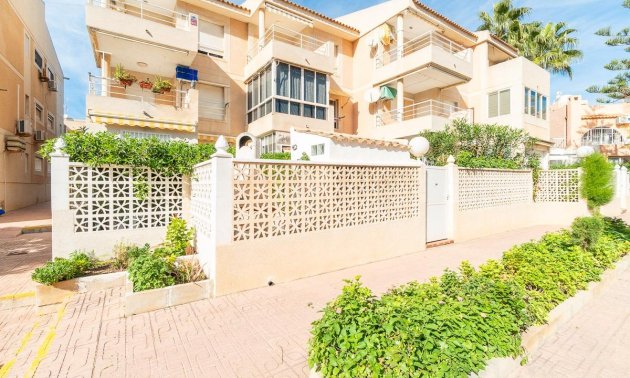 Resale - Apartment / flat -
Torrevieja - Frutales - Rosaleda
