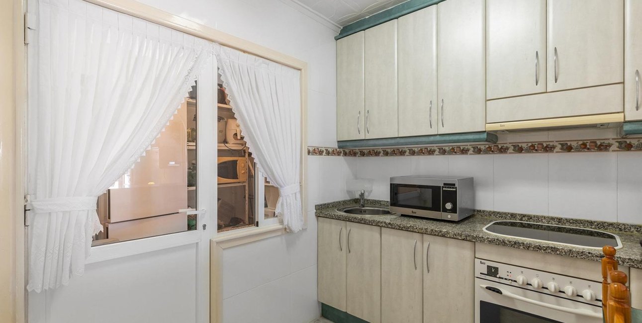 Resale - Bungalow -
Torrevieja - Torretas  - La Siesta - El Limonar