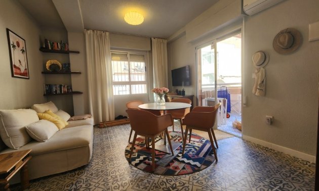 Resale - Apartment / flat -
Torrevieja - La Mata