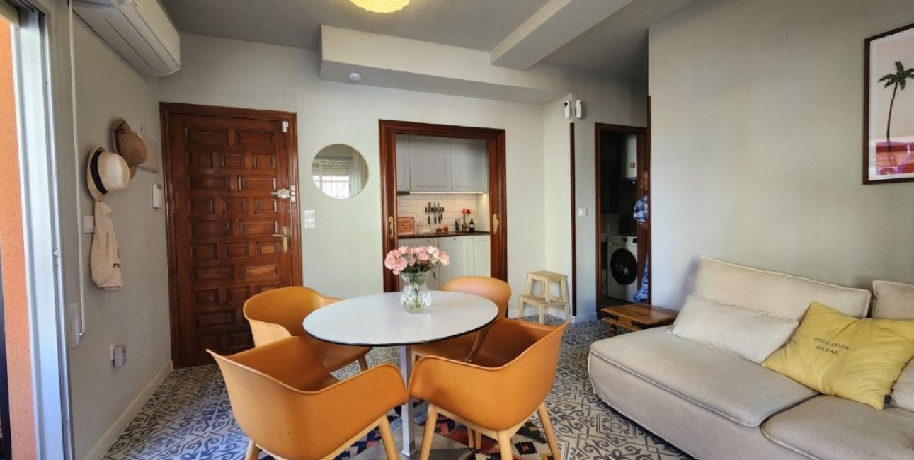 Resale - Apartment / flat -
Torrevieja - La Mata