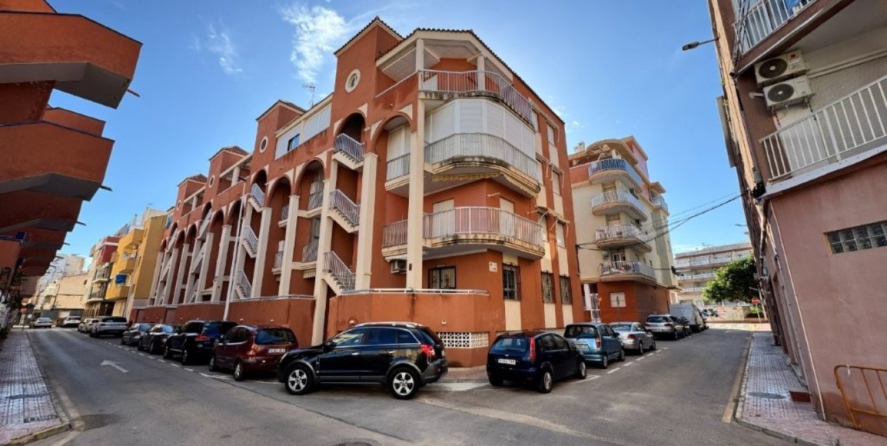 Resale - Apartment / flat -
Torrevieja - La Mata