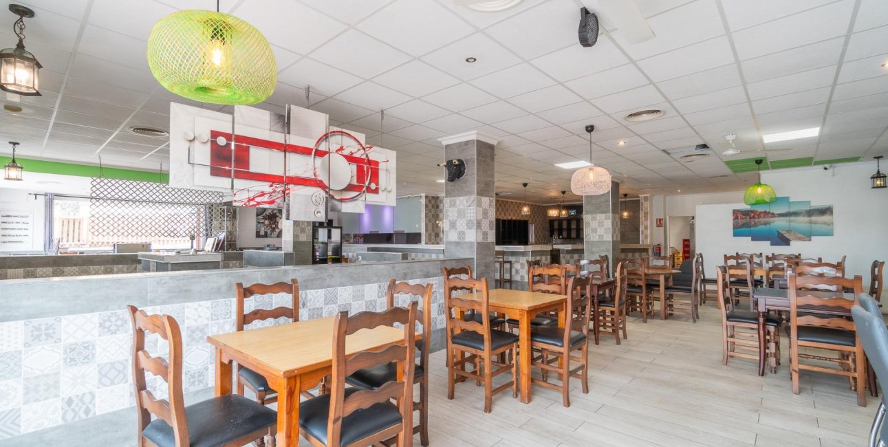 Alquiler a largo plazo - Comercial -
San Fulgencio - La Marina