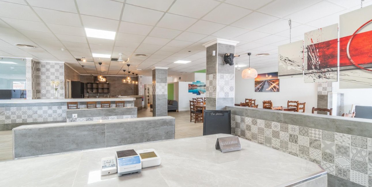 Alquiler a largo plazo - Comercial -
San Fulgencio - La Marina