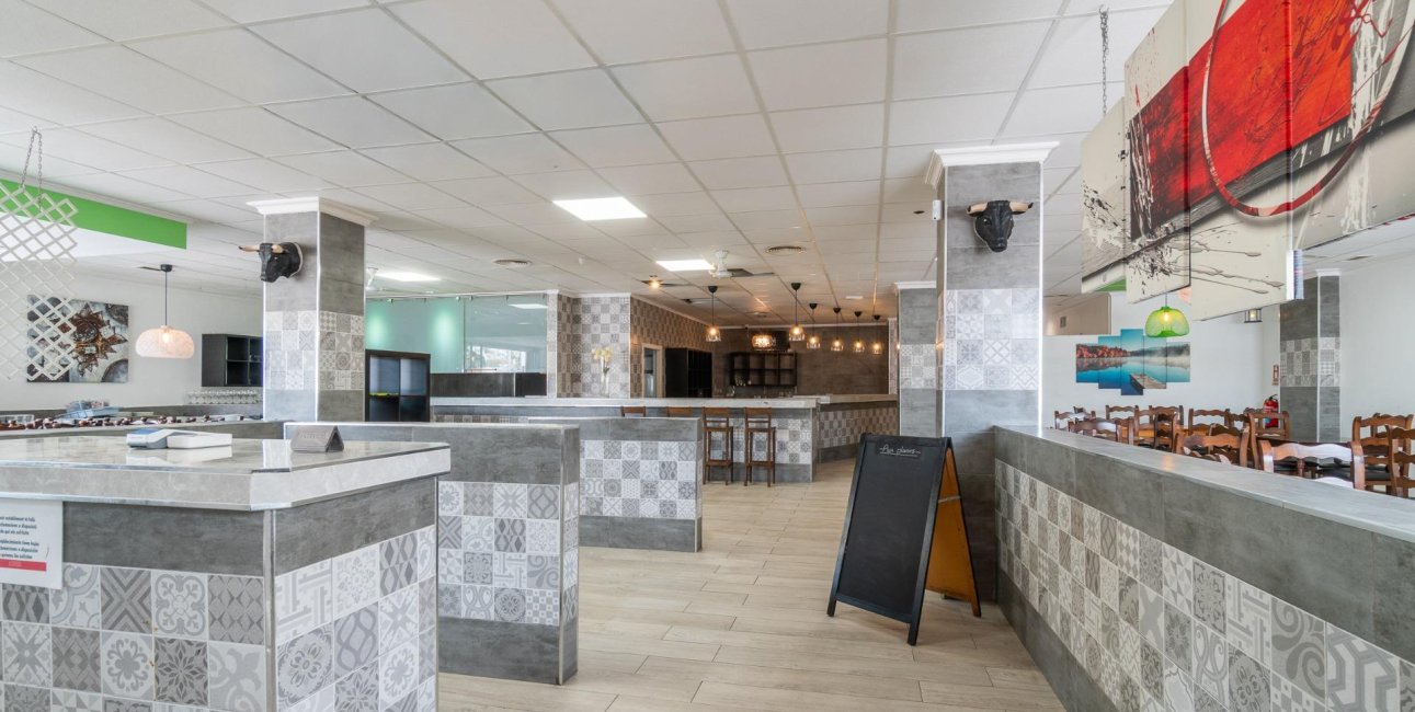 Alquiler a largo plazo - Comercial -
San Fulgencio - La Marina