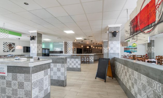 Alquiler a largo plazo - Comercial -
San Fulgencio - La Marina