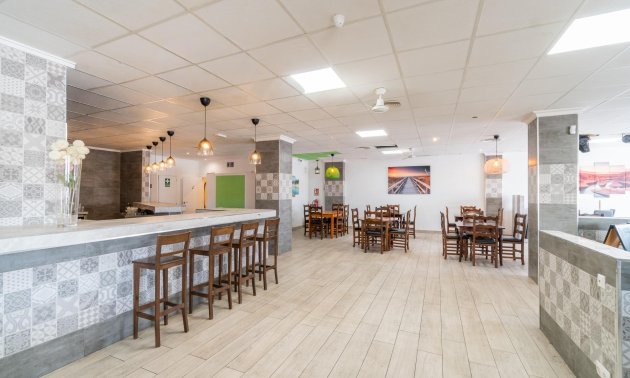 Alquiler a largo plazo - Comercial -
San Fulgencio - La Marina