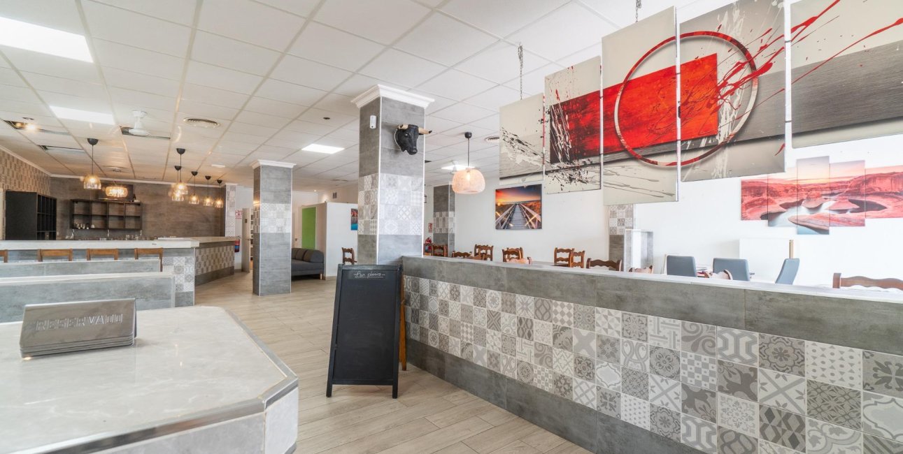 Alquiler a largo plazo - Comercial -
San Fulgencio - La Marina