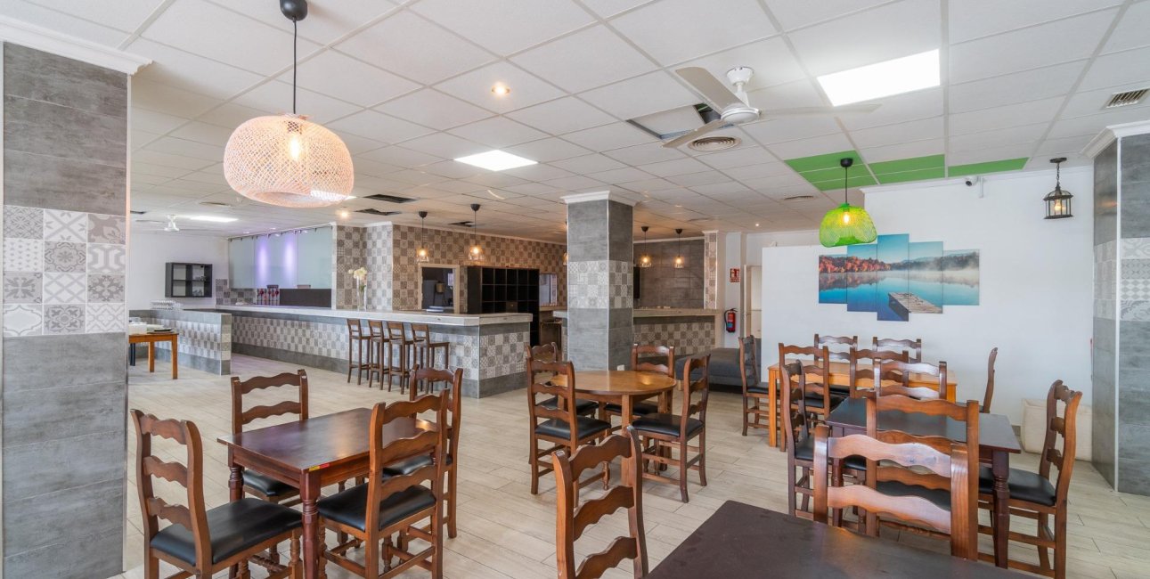 Alquiler a largo plazo - Comercial -
San Fulgencio - La Marina