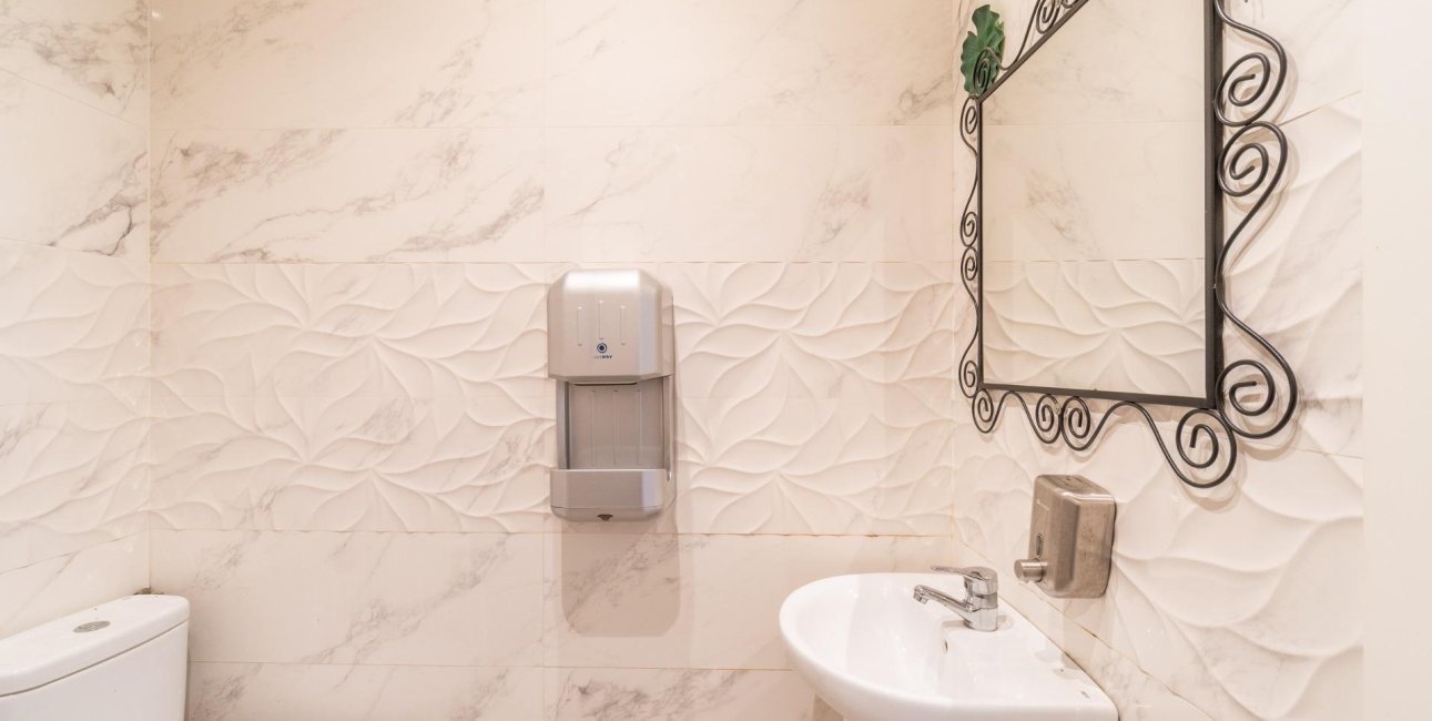 Alquiler a largo plazo - Comercial -
San Fulgencio - La Marina