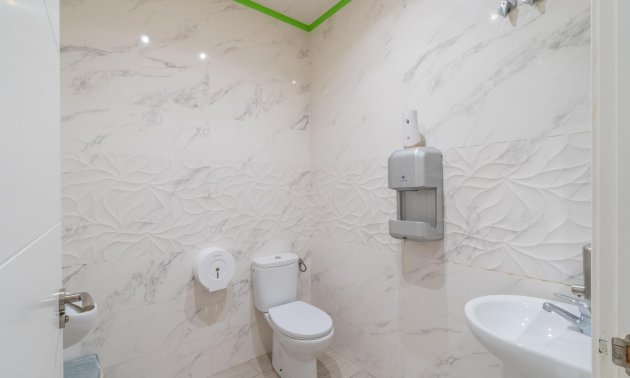 Alquiler a largo plazo - Comercial -
San Fulgencio - La Marina