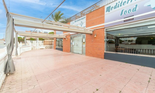 Alquiler a largo plazo - Comercial -
San Fulgencio - La Marina