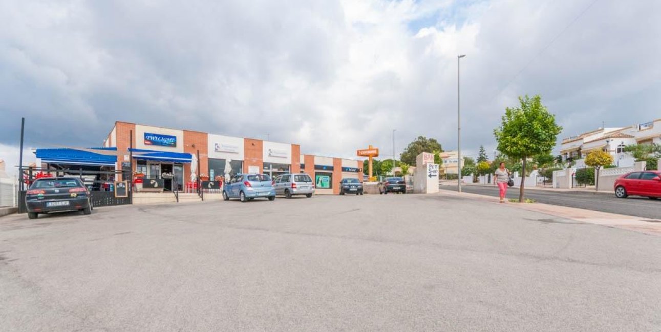 Alquiler a largo plazo - Comercial -
San Fulgencio - La Marina