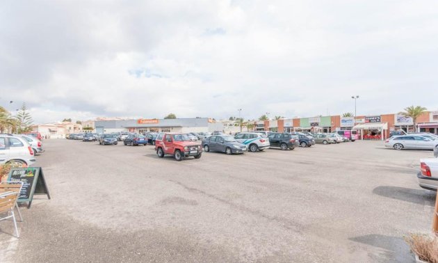 Alquiler a largo plazo - Comercial -
San Fulgencio - La Marina