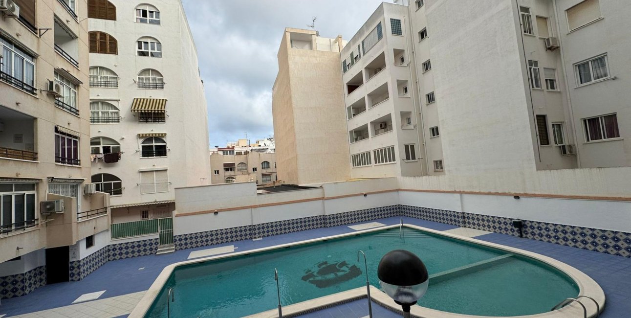 Reventa - Estudio -
Torrevieja - Estacion de autobuses