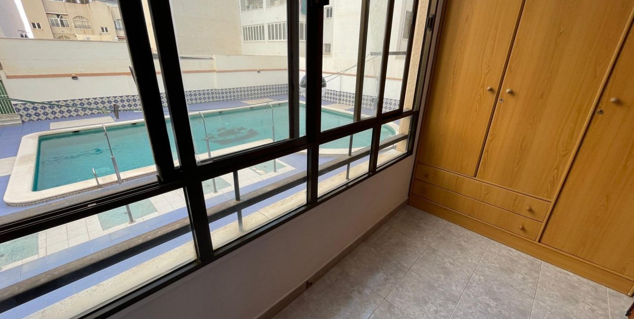 Reventa - Estudio -
Torrevieja - Estacion de autobuses