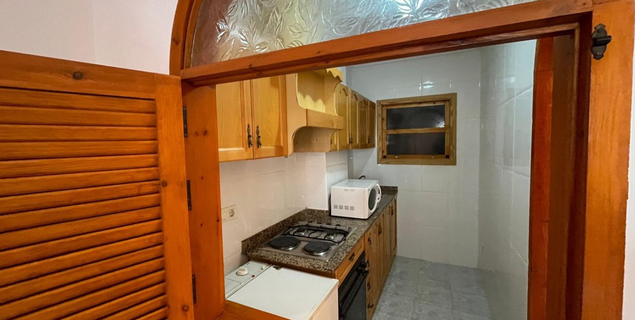 Reventa - Estudio -
Torrevieja - Estacion de autobuses