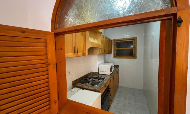 Reventa - Estudio -
Torrevieja - Estacion de autobuses