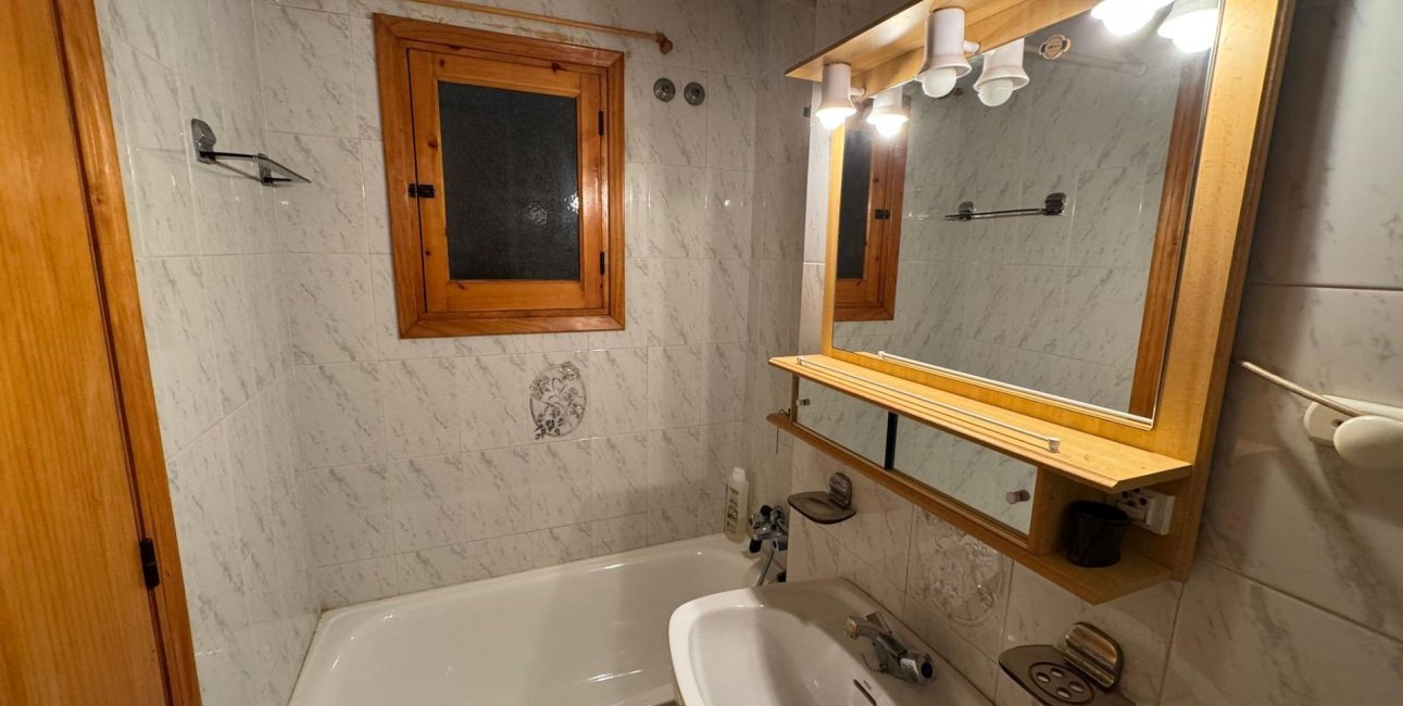 Reventa - Estudio -
Torrevieja - Estacion de autobuses