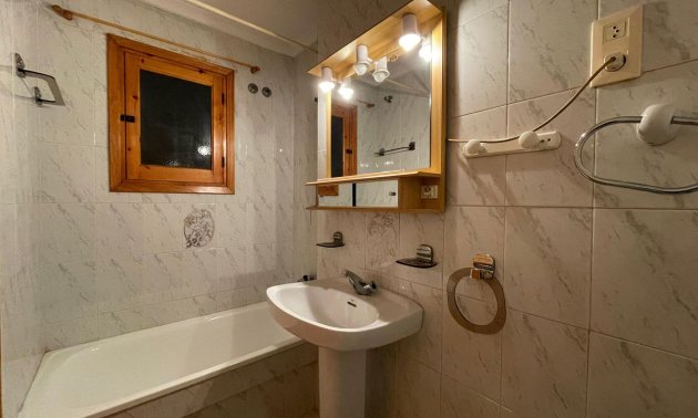 Reventa - Estudio -
Torrevieja - Estacion de autobuses