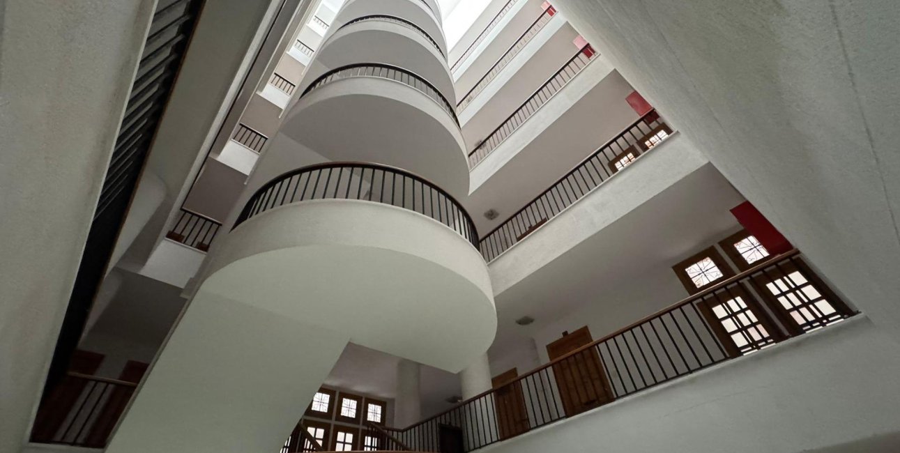 Reventa - Estudio -
Torrevieja - Estacion de autobuses