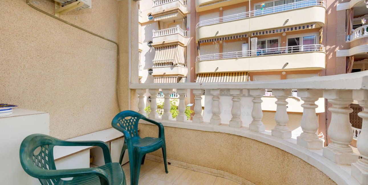Resale - Apartment / flat -
Torrevieja - Playa del Cura