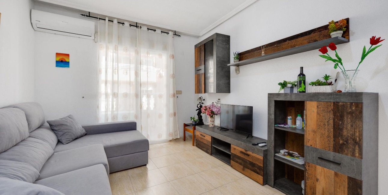 Resale - Apartment / flat -
Torrevieja - Playa del Cura
