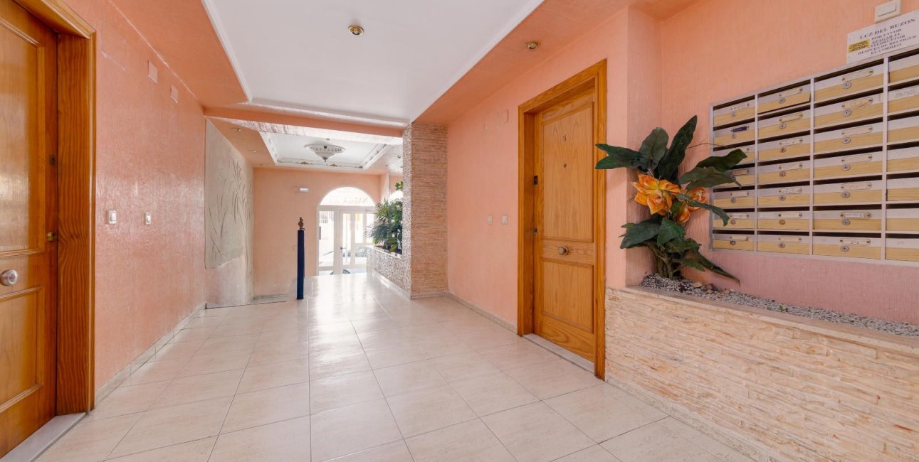 Resale - Apartment / flat -
Torrevieja - Playa del Cura