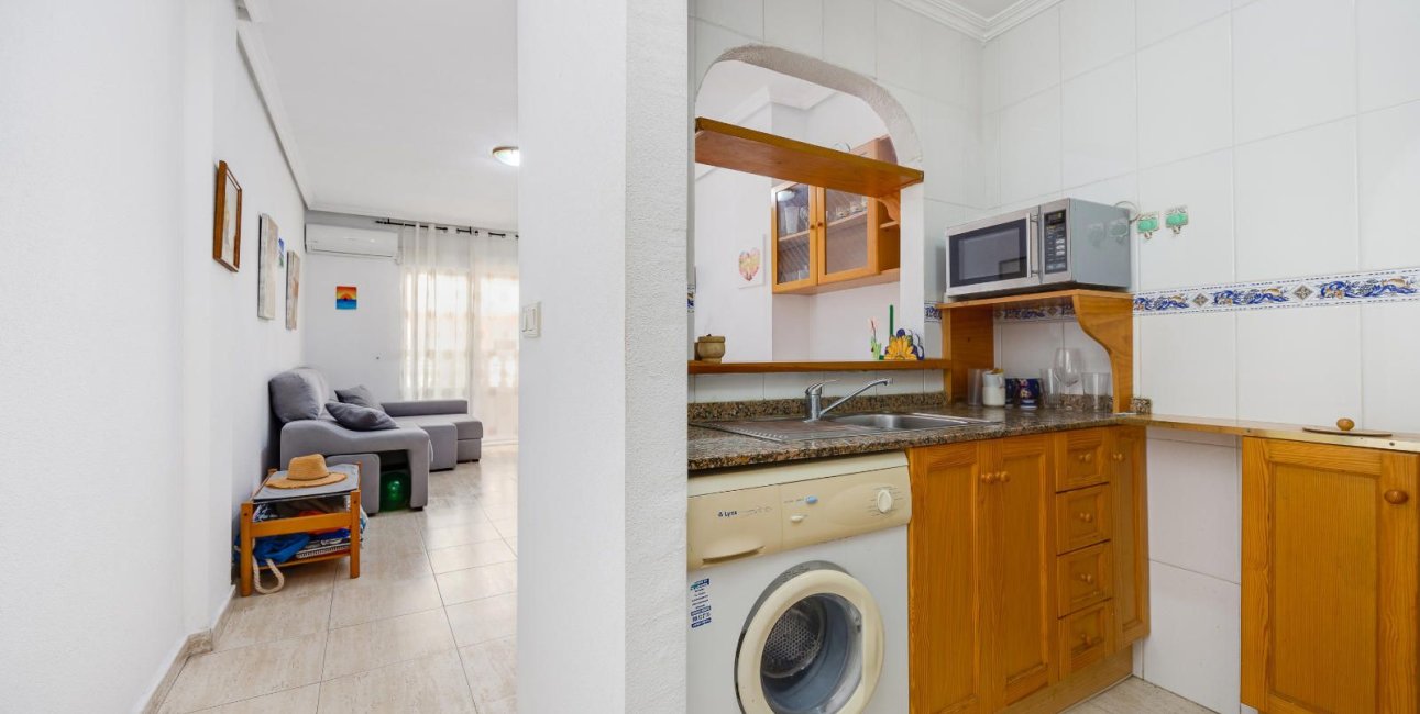 Resale - Apartment / flat -
Torrevieja - Playa del Cura