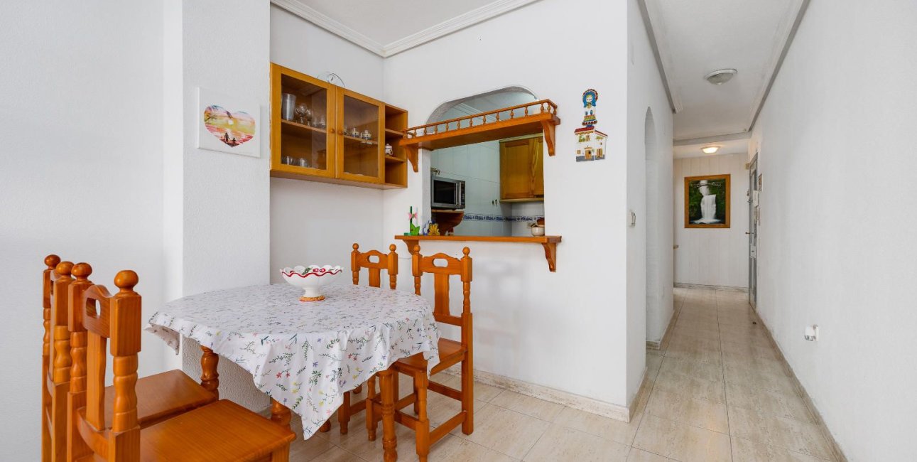 Resale - Apartment / flat -
Torrevieja - Playa del Cura