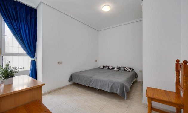 Resale - Apartment / flat -
Torrevieja - Playa del Cura