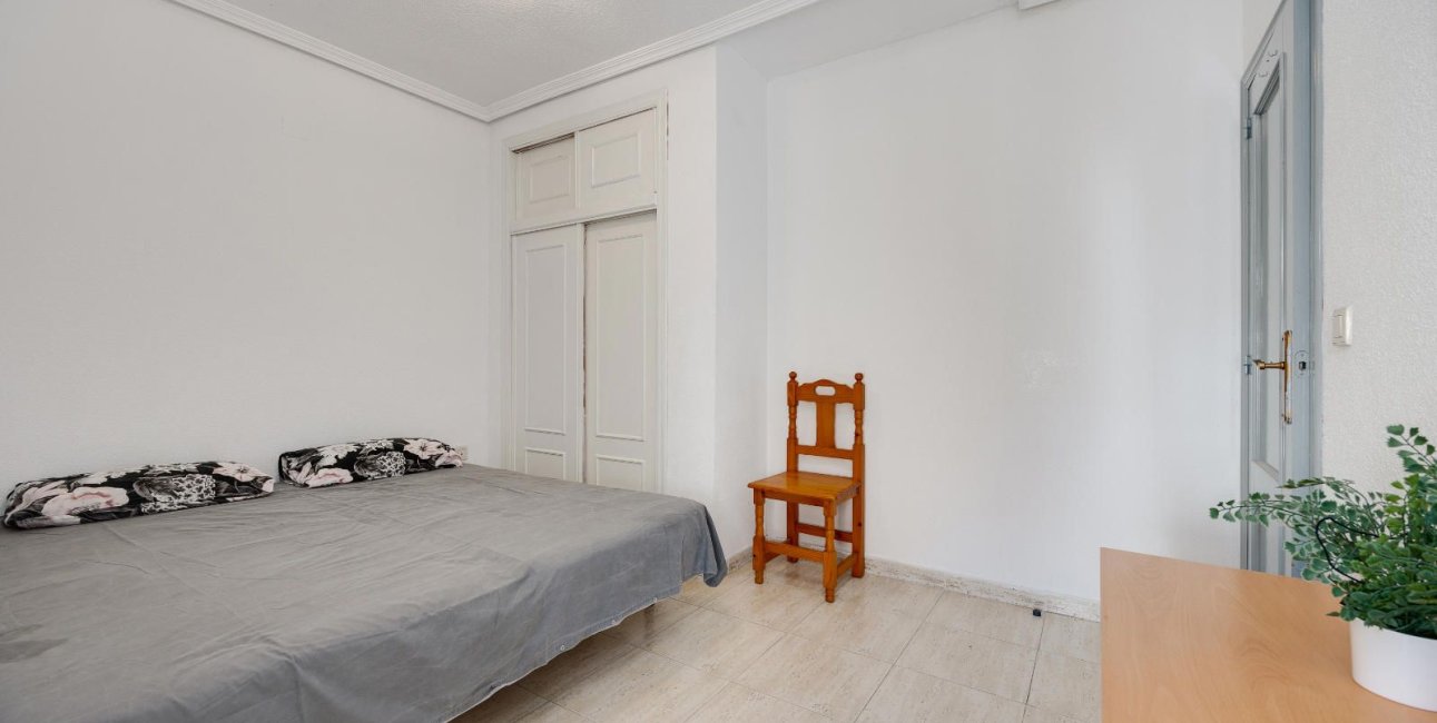 Resale - Apartment / flat -
Torrevieja - Playa del Cura