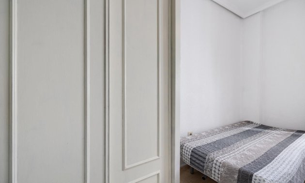 Resale - Apartment / flat -
Torrevieja - Playa del Cura