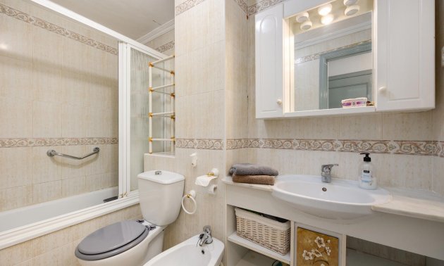 Resale - Apartment / flat -
Torrevieja - Playa del Cura