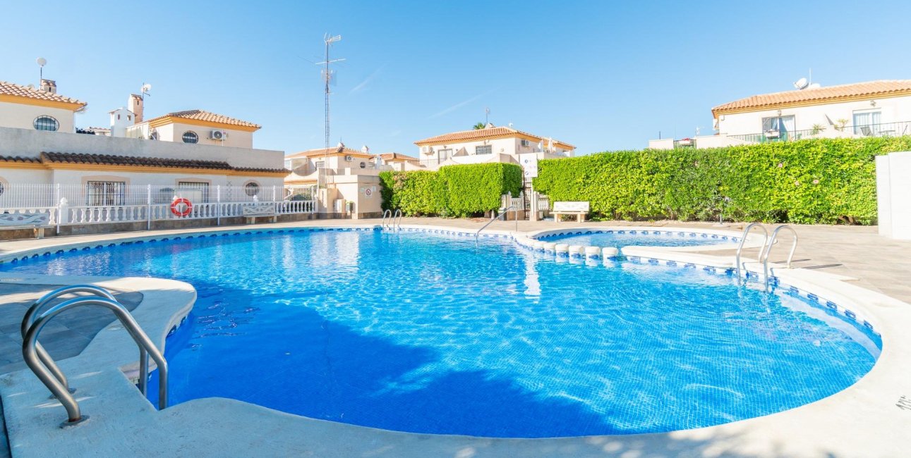 Reventa - Villa -
Orihuela Costa - Playa Flamenca