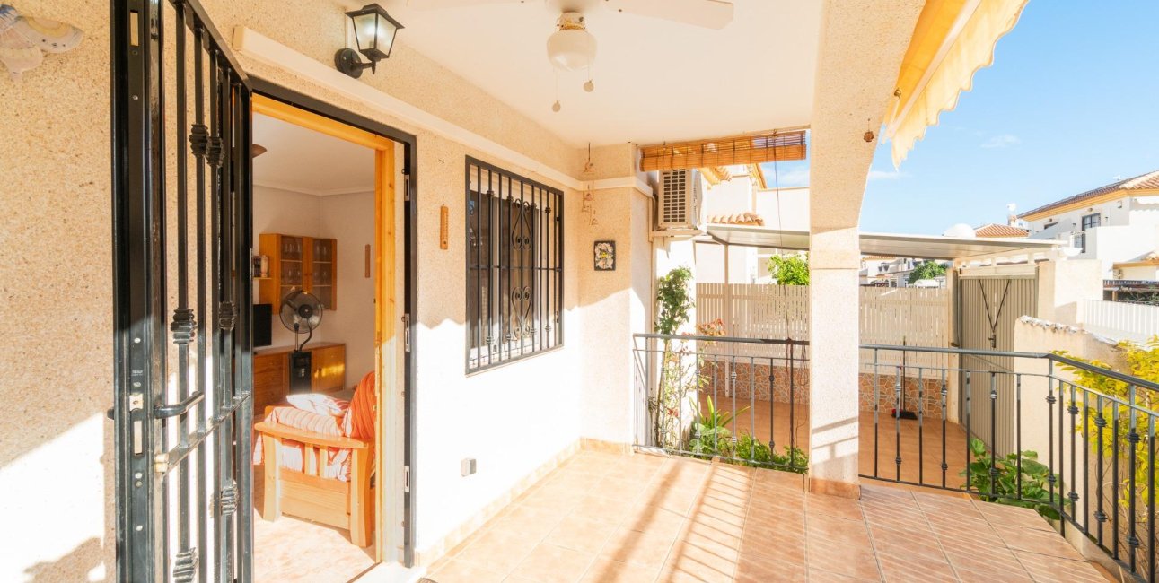 Reventa - Villa -
Orihuela Costa - Playa Flamenca