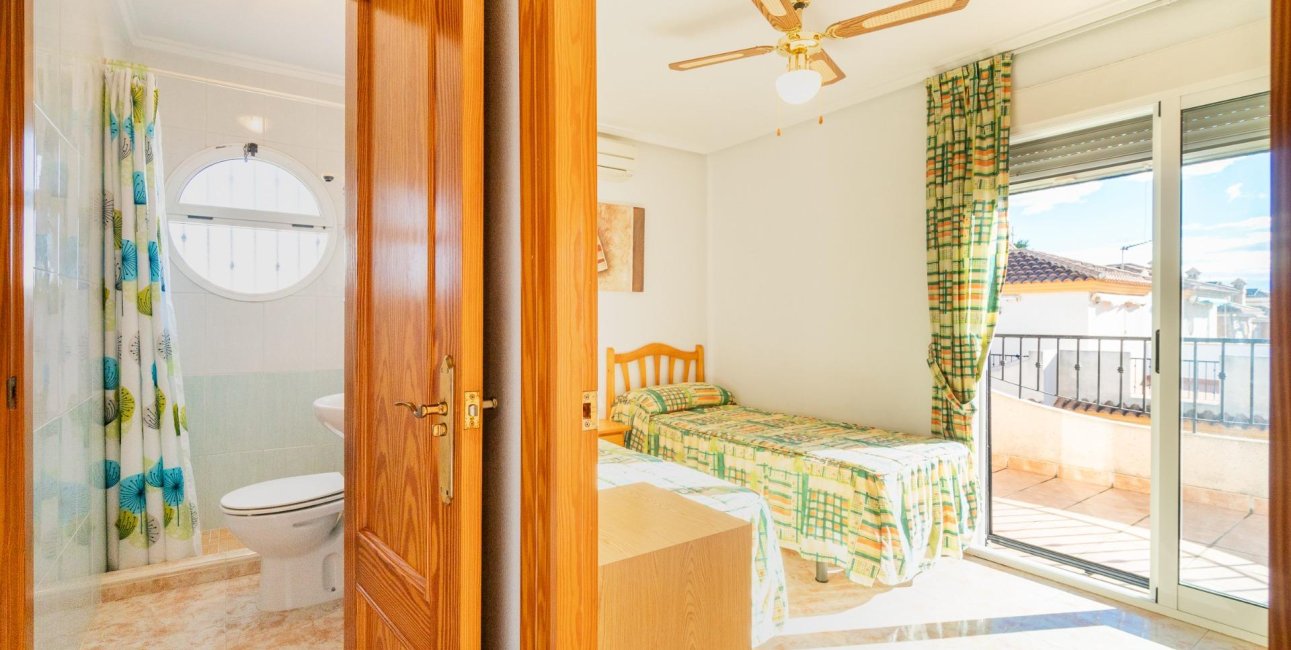 Reventa - Villa -
Orihuela Costa - Playa Flamenca