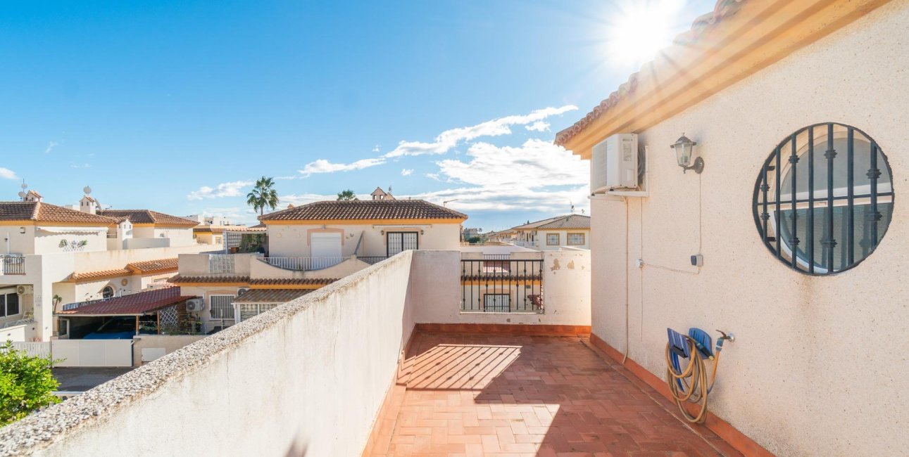 Reventa - Villa -
Orihuela Costa - Playa Flamenca