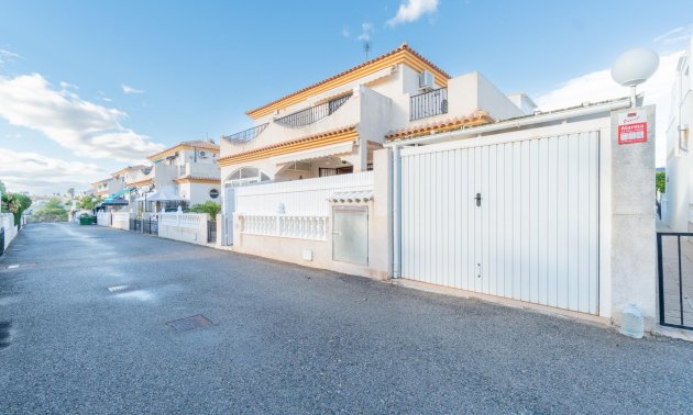 Reventa - Villa -
Orihuela Costa - Playa Flamenca