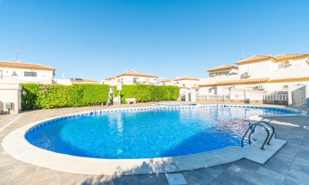 Reventa - Villa -
Orihuela Costa - Playa Flamenca