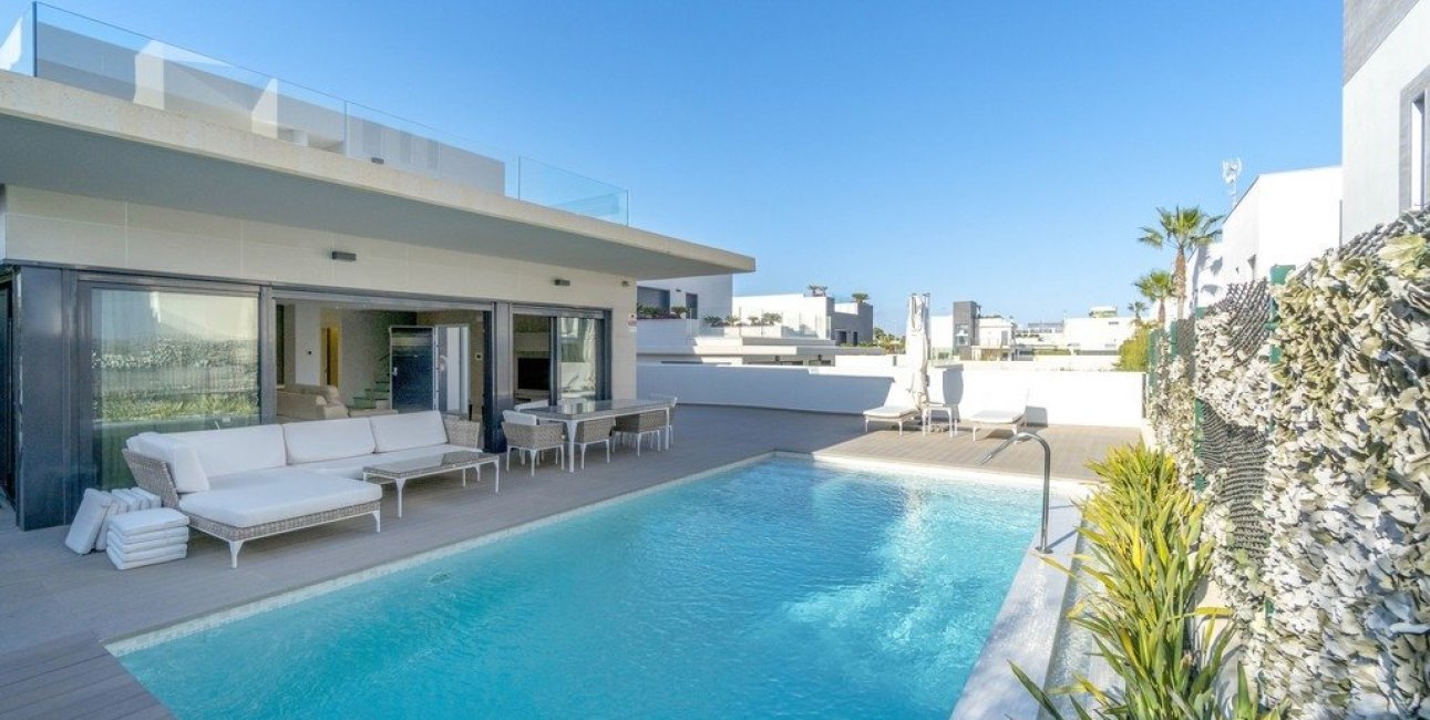 Resale - Villa -
Orihuela Costa - Agua Marina