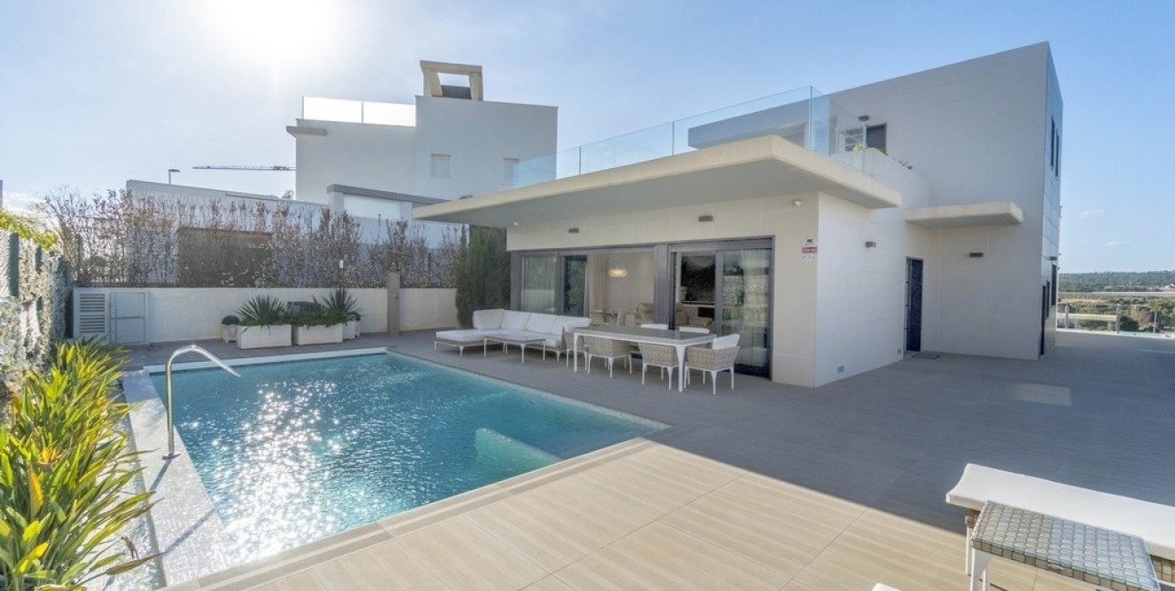 Resale - Villa -
Orihuela Costa - Agua Marina