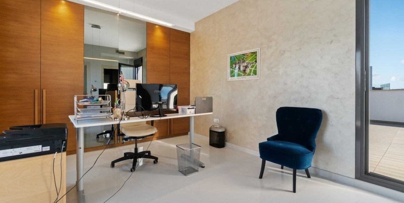 Resale - Villa -
Orihuela Costa - Agua Marina